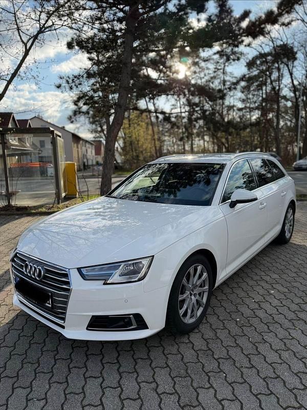 Gebraucht Audi A4 Ambiente 150 PS (110 kW) 2018 Weiß Kombi