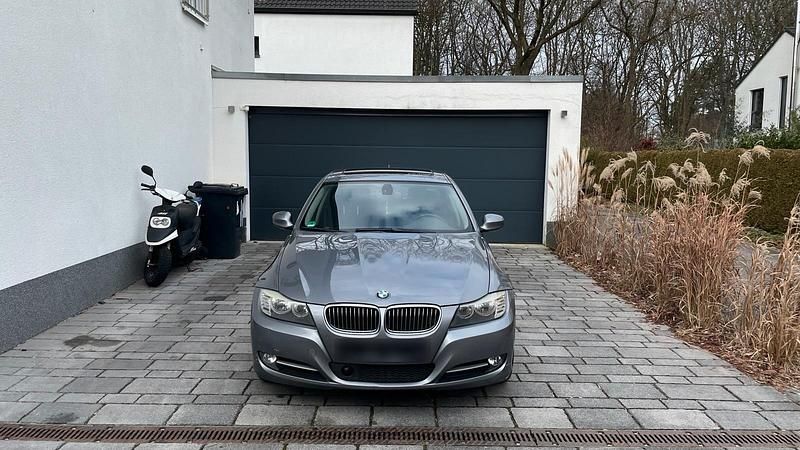 Gebraucht BMW 335 303 PS (222 kW) 2009 Grau Limousine