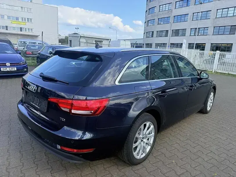 Gebraucht Audi A4 Ambiente 150 PS (110 kW) 2016 Mondscheinblau (metallic) Kombi