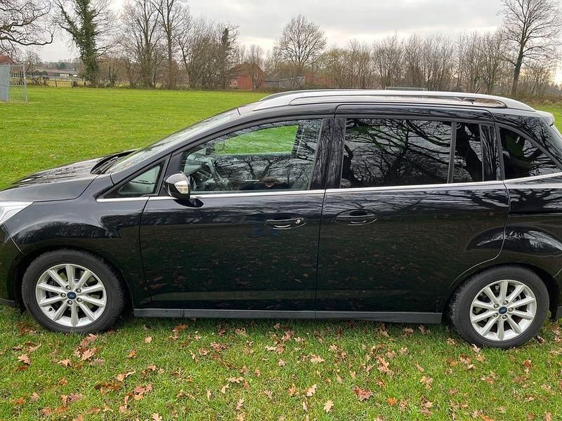 Gebraucht Ford Grand C-Max Titanium 125 PS (91 kW) 2017 Schwarz Van / Kleinbus