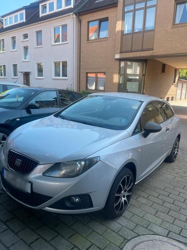 Silber Gebraucht 2010 Seat Ibiza Coupé | 3.000 € (Fairer Preis) - Bild 1/4