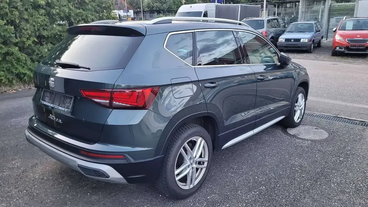 Gebraucht Seat Ateca Xperience 150 PS (110 kW) 2022 "camouflage" grün SUV
