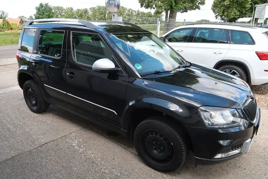 Gebraucht Skoda Yeti Adventure 140 PS (102 kW) 2015 Schwarz SUV