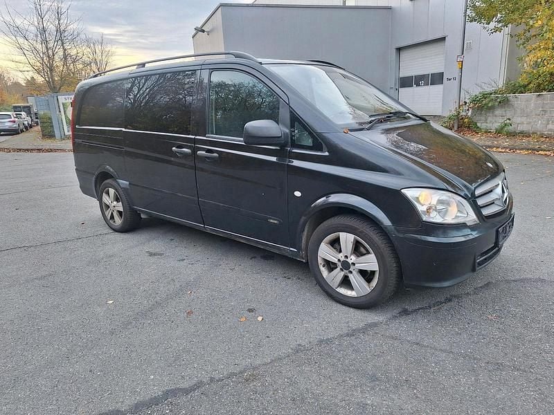 Schwarz Gebraucht 2013 Mercedes Vito Van / Kleinbus | 4.000 € - Bild 1/4