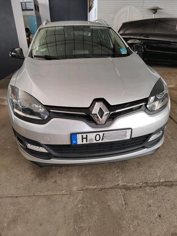 Gebraucht Renault Mégane GrandTour LIMITED 110 PS (80 kW) 2015 Silber Kombi