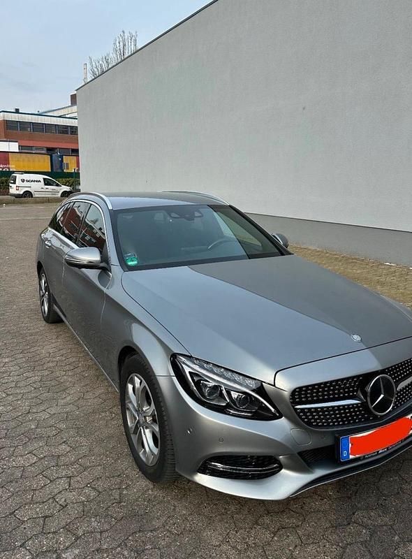 Silber Gebraucht 2015 Mercedes C350e Kombi | 11.799 € (Fairer Preis) - Bild 1/4