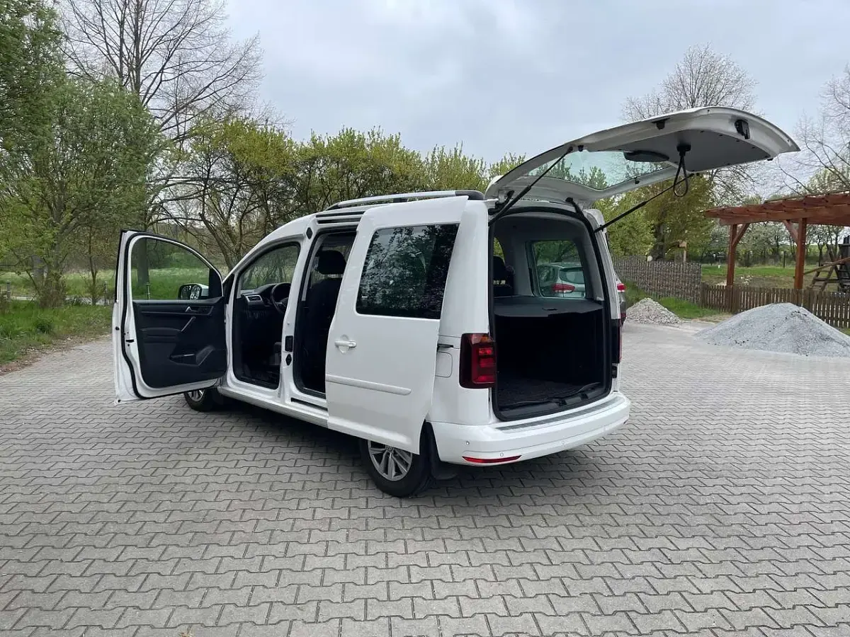 Second-hand VW Caddy 102 CP (75 kW) 2019 Alb Monovolum