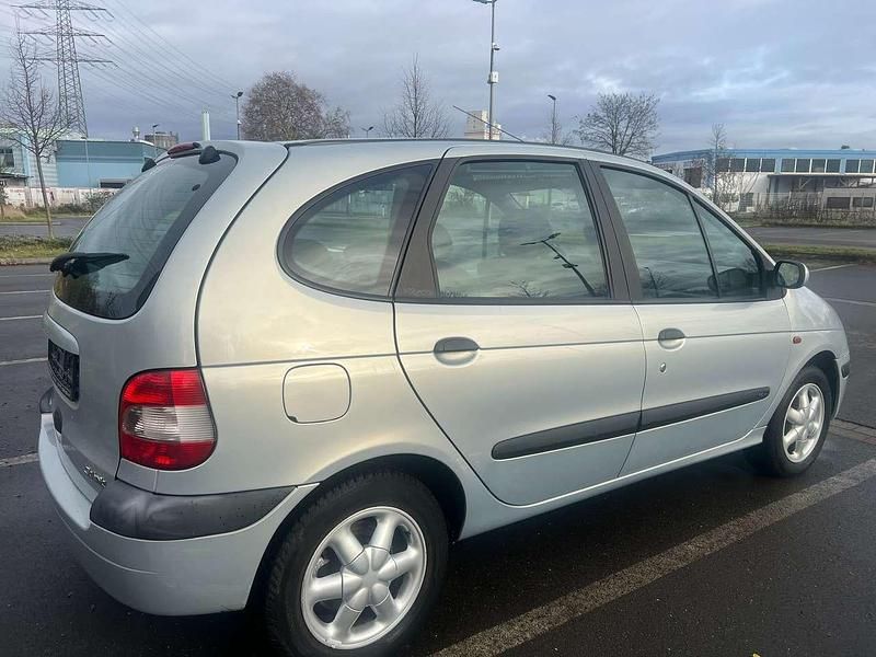 Gebraucht Renault Scénic 107 PS (78 kW) 2001 Other Van / Kleinbus