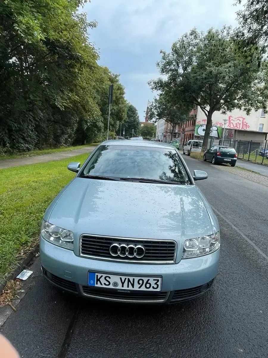 Occasion Audi A4 131 ch (96 kW) 2001 Bleue Berline