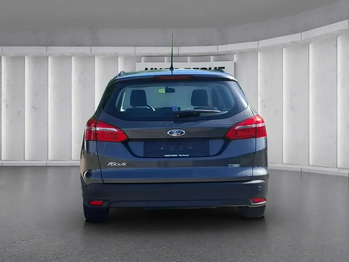 Gebraucht Ford Focus 125 PS (91 kW) 2017 Magnetic grau metallic Kombi