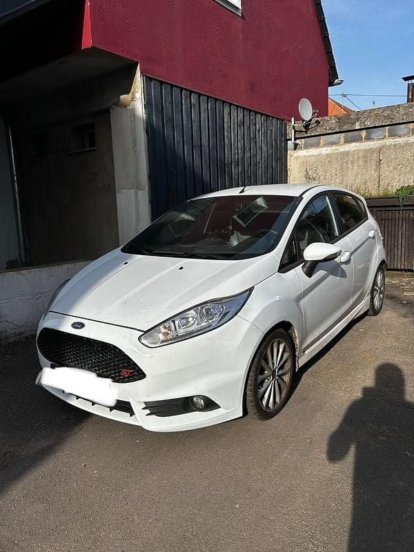 Gebraucht Ford Fiesta ST 182 PS (133 kW) 2017 Weiß Kleinwagen