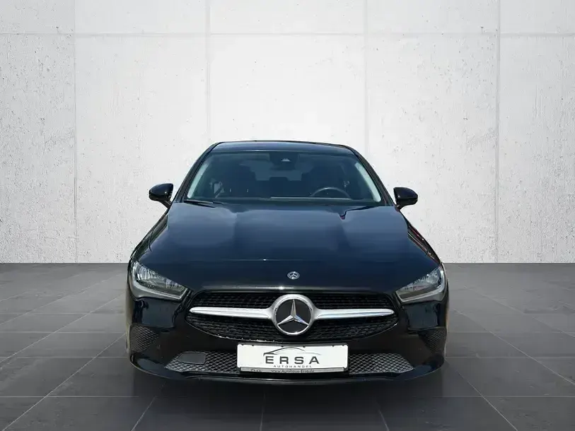Gebraucht Mercedes CLA200 Shooting Brake 150 PS (110 kW) 2020 Schwarz Kombi