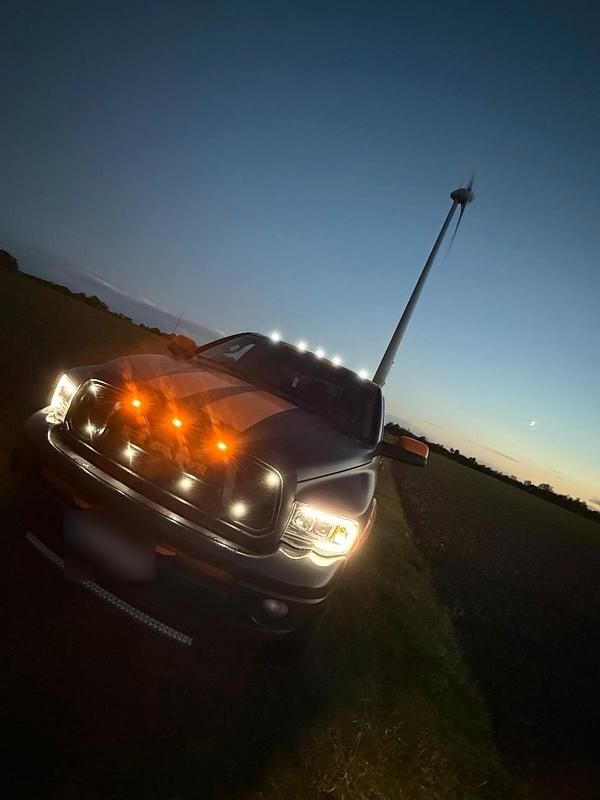 Second-hand Dodge Ram 354 CP (260 kW) 2004 Negru Pickup