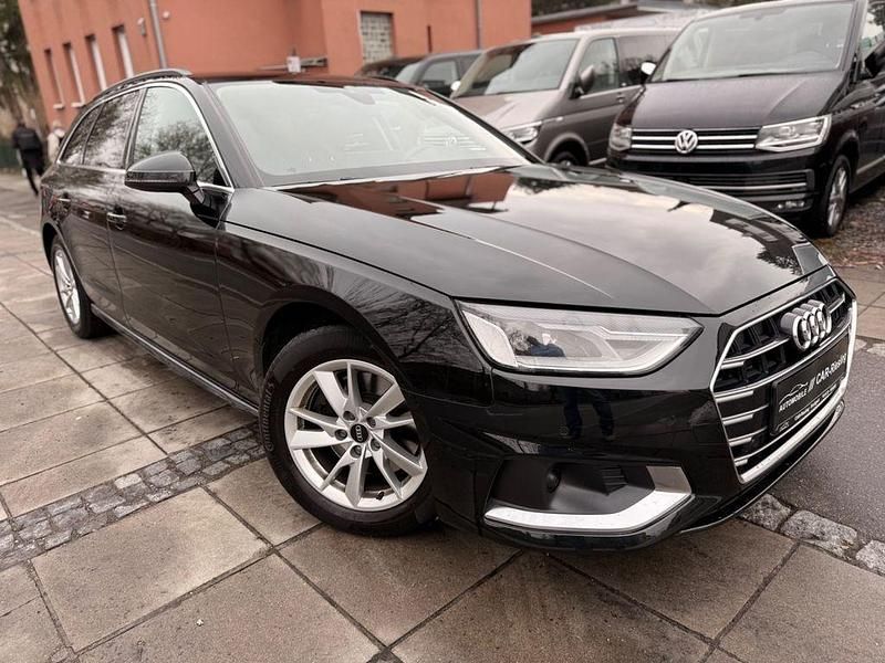 Gebraucht Audi A4 Sport 163 PS (119 kW) 2022 Schwarz Kombi
