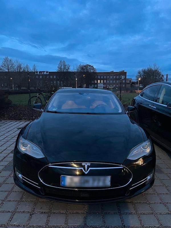 Gebraucht Tesla Model S 269 kW (367 PS) 2015 Schwarz Kleinwagen