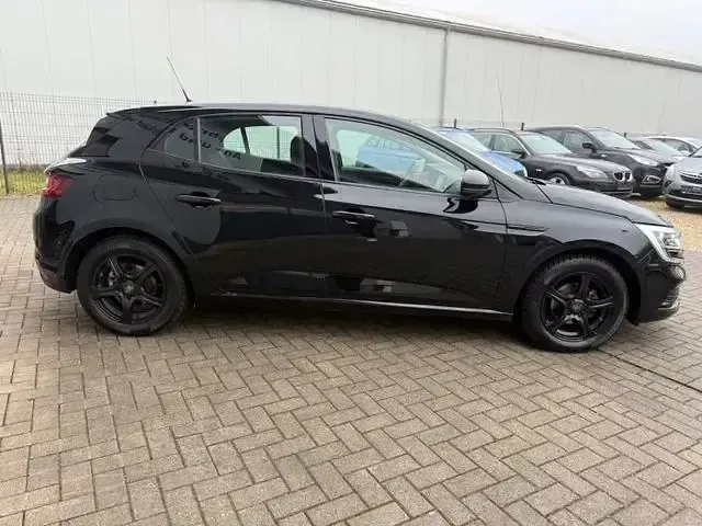 Gebraucht Renault Mégane IV Play 101 PS (74 kW) 2018 Schwarz Limousine