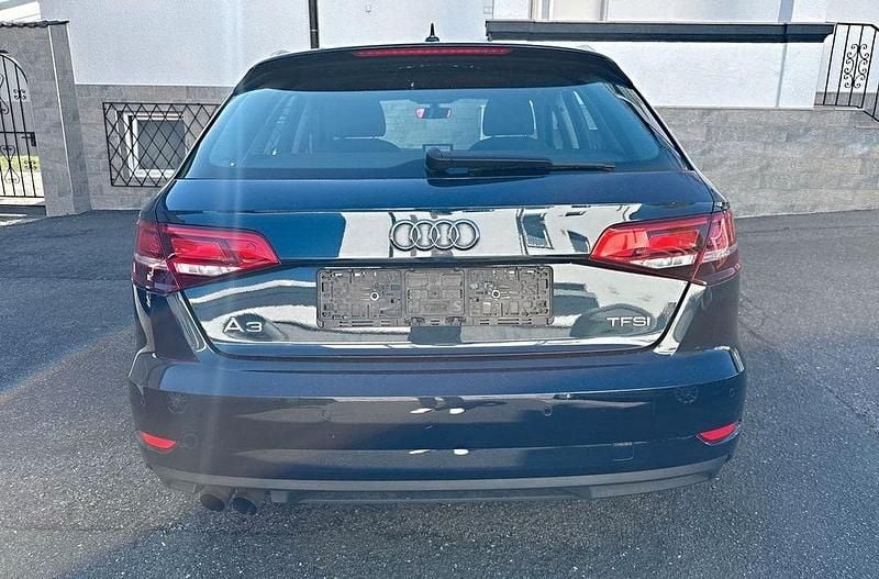 Gebraucht Audi A3 150 PS (110 kW) 2017 Blau Limousine