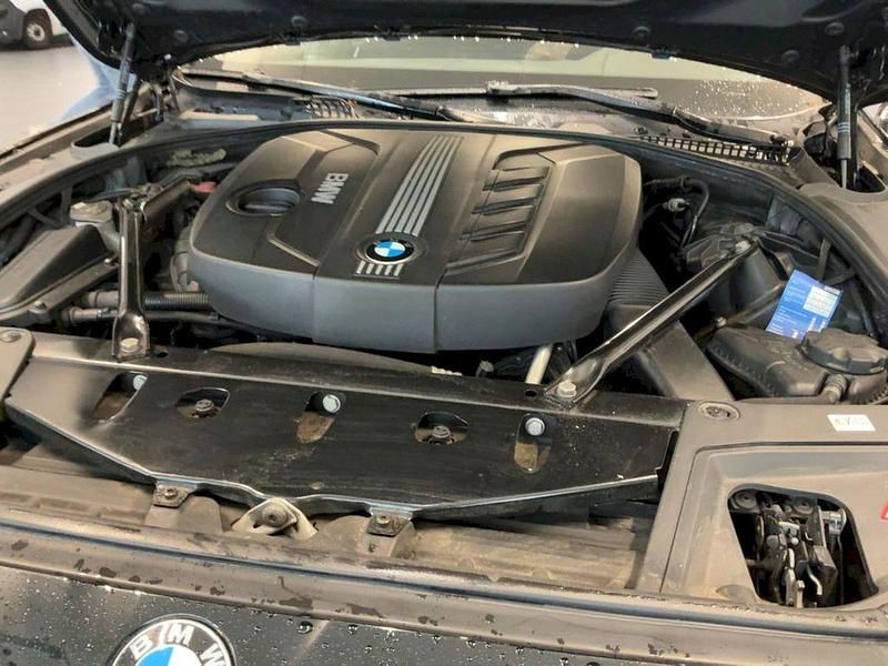 Gebraucht BMW 520 184 PS (135 kW) 2011 Schwarz Limousine