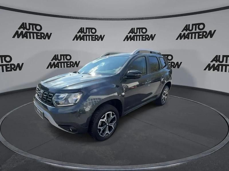 Używany Dacia Duster Celebration 101 KM (74 kW) 2020 Szary SUV