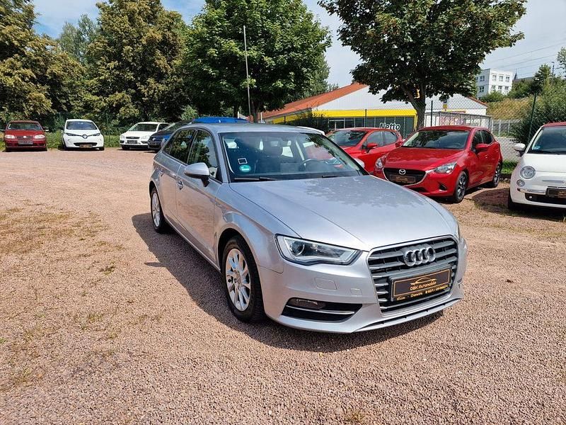 Silber Gebraucht 2016 Audi A3 Sportback Ambiente Limousine | 12.980 € (Fairer Preis) - Bild 1/4