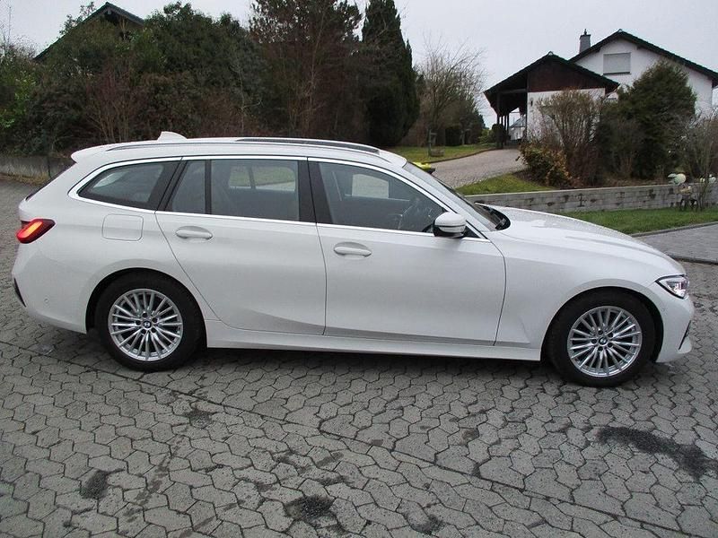 Gebraucht BMW 318 Luxury Line 150 PS (110 kW) 2021 Weiß Limousine