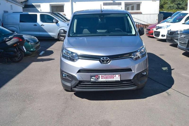Gebraucht Toyota Proace Executive 131 PS (96 kW) 2021 Grau Van / Kleinbus