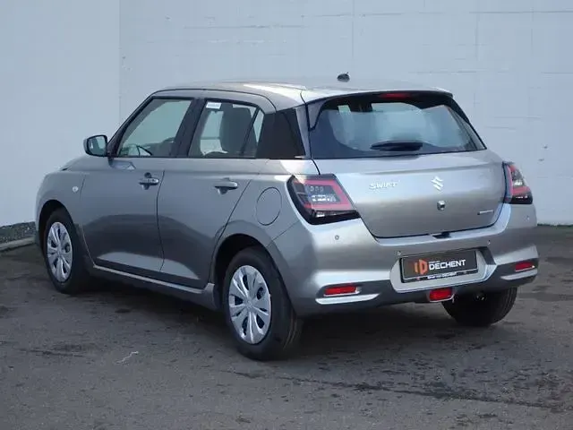 Neu Suzuki Swift Club 82 PS (60 kW) 2026 Silber Kleinwagen