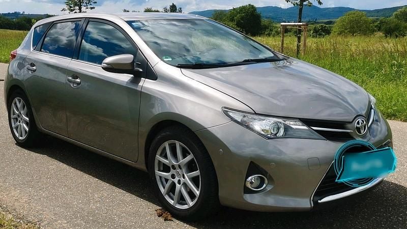 Gebraucht Toyota Auris Edition 132 PS (97 kW) 2015 Silber Limousine