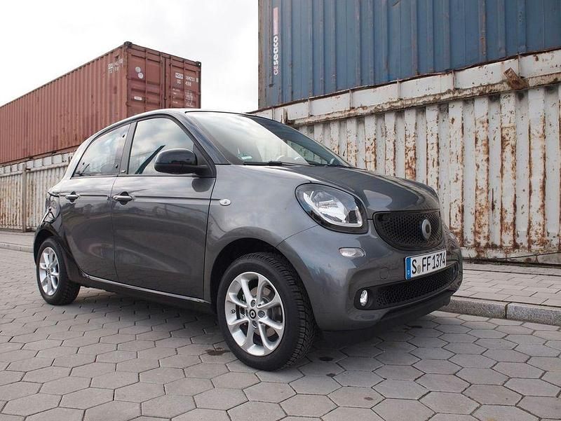 Schwarz Gebraucht 2024 Smart ForFour Kleinwagen | 99.999 € - Bild 1/1