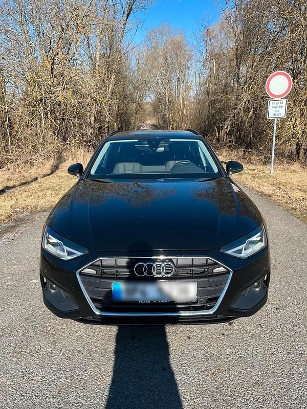 Gebraucht Audi A4 163 PS (119 kW) 2020 Schwarz Kombi