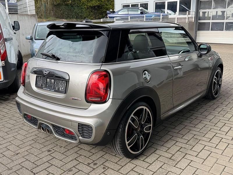 Gebraucht Mini John Cooper Works 231 PS (169 kW) 2019 Silber Kleinwagen