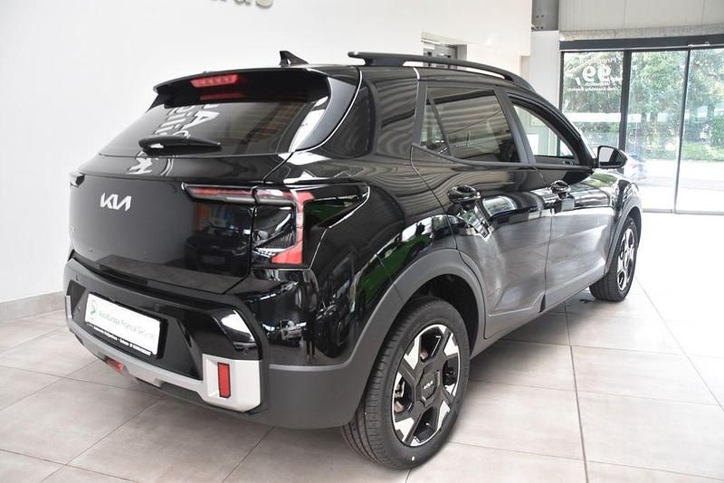 Neu Kia Stonic 101 PS (74 kW) 2025 Schwarz SUV