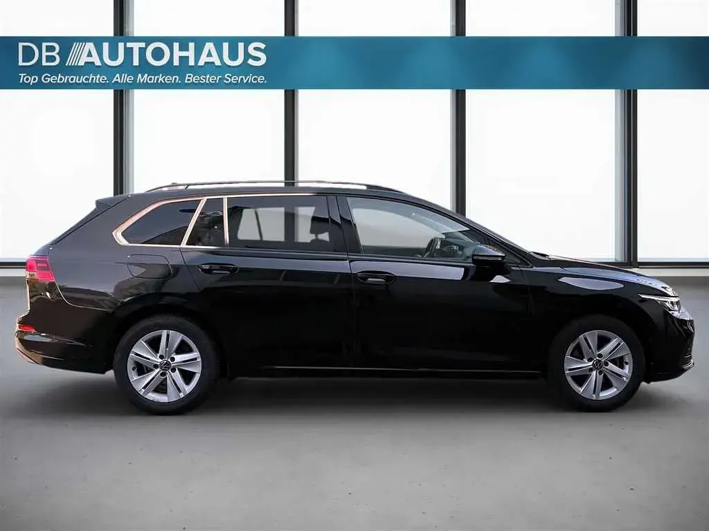 Gebraucht VW Golf VIII Life 110 PS (80 kW) 2024 Schwarz Kombi
