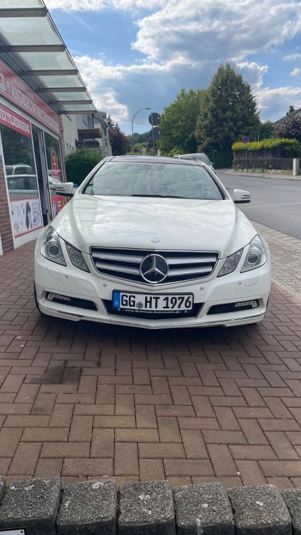 Weiß Gebraucht 2010 Mercedes E350 Coupé | 8.500 € (Guter Preis) - Bild 1/4