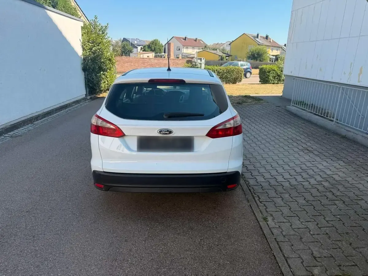 Gebraucht Ford Focus 2014 Weiß Kombi