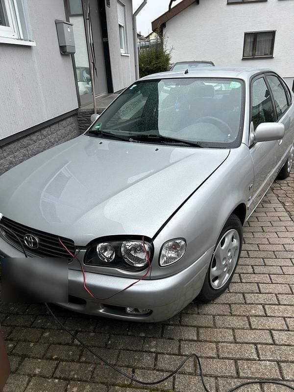 Gebraucht Toyota Corolla 110 PS (80 kW) 2000 Silber Limousine