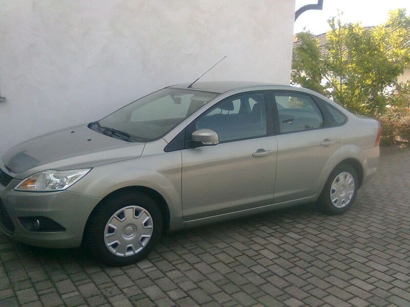 Gold Gebraucht 2009 Ford Focus Style Limousine | 4.000 € (Fairer Preis) - Bild 1/4