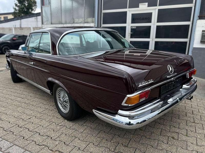 Gebraucht Mercedes 280 160 PS (117 kW) 1968 Rot Coupé