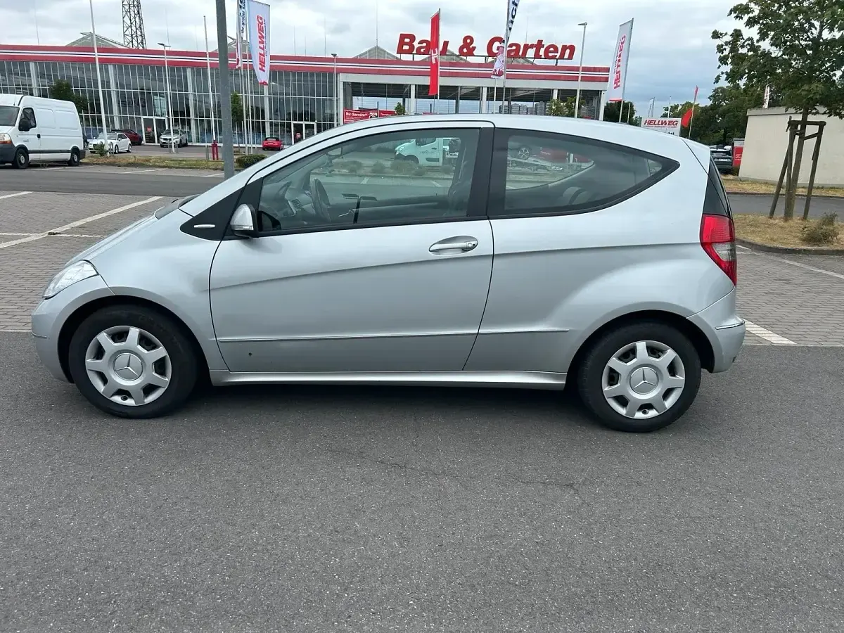 Gebraucht Mercedes A180 109 PS (80 kW) 2009 Silber Kleinwagen