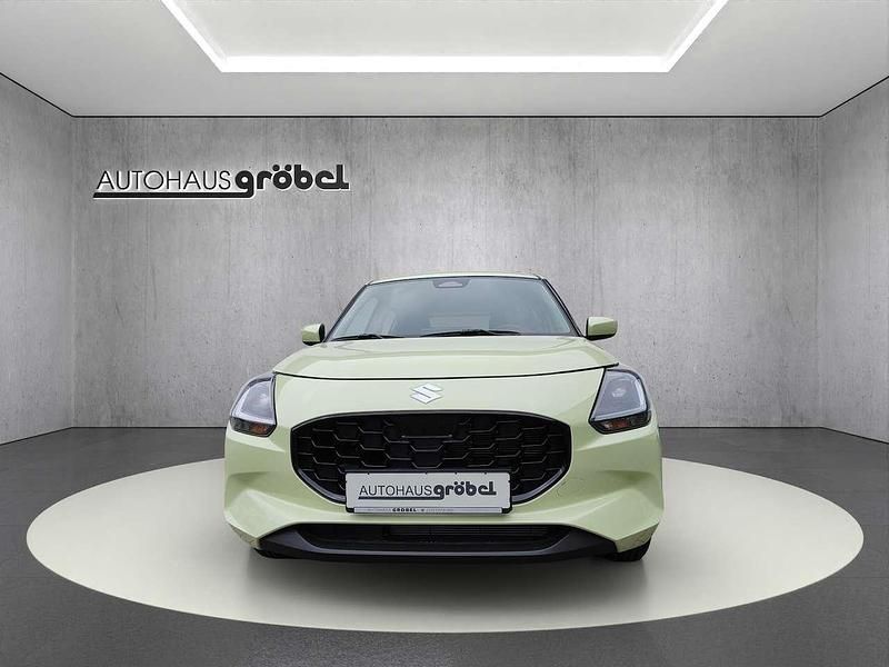 Gebraucht Suzuki Swift Club 83 PS (61 kW) 2025 Cool yellow met. Kleinwagen