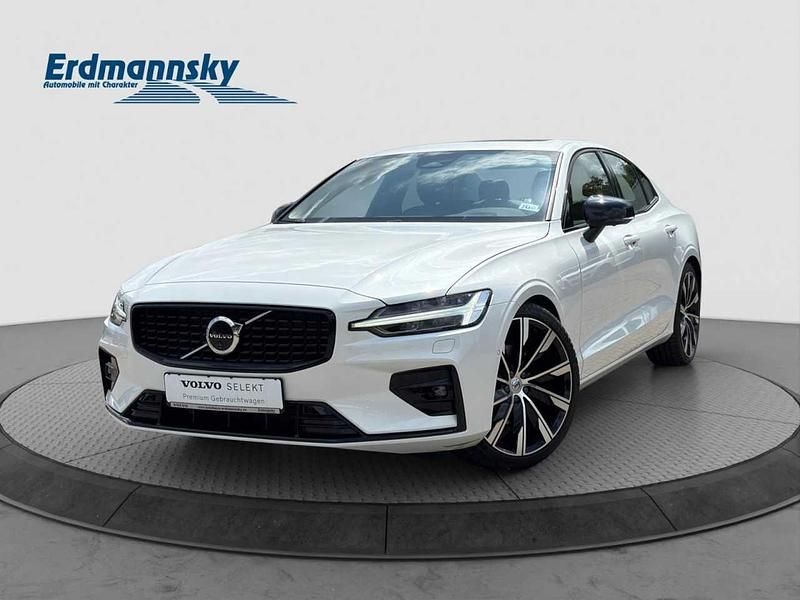 Crystal white pearl (weiß) Gebraucht 2024 Volvo S60 Plus Limousine | 33.960 € (Superpreis) - Bild 1/4