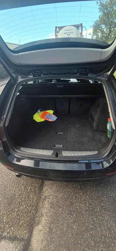 Schwarz Gebraucht 2013 BMW 320 Kombi | 6.400 € (Guter Preis) - Bild 1/4