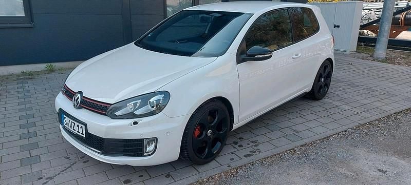 Gebraucht VW Golf GTI 210 PS (154 kW) 2011 Weiß Coupé