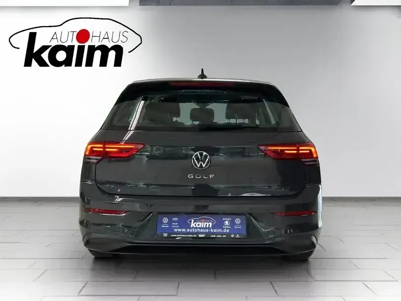Gebraucht VW Golf VIII Life 110 PS (80 kW) 2021 Grau Limousine