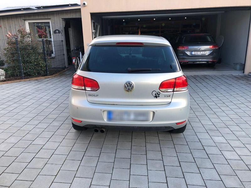 Gebraucht VW Golf VI Team 122 PS (89 kW) 2010 Silber Kleinwagen