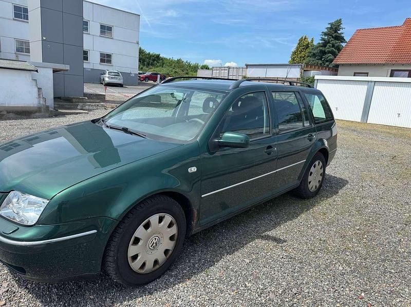 Grün Gebraucht 2002 VW Bora Highline Limousine | 350 € (Superpreis) - Bild 1/4