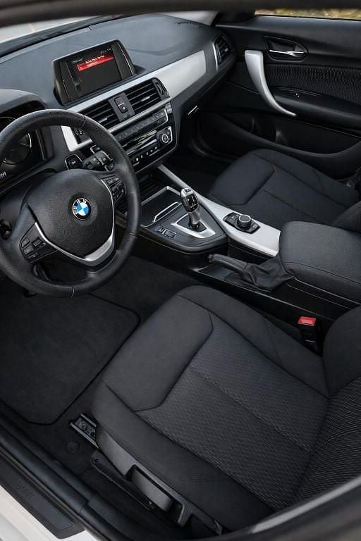 Gebraucht BMW 118 Performance 136 PS (100 kW) 2017 Weiß Kleinwagen