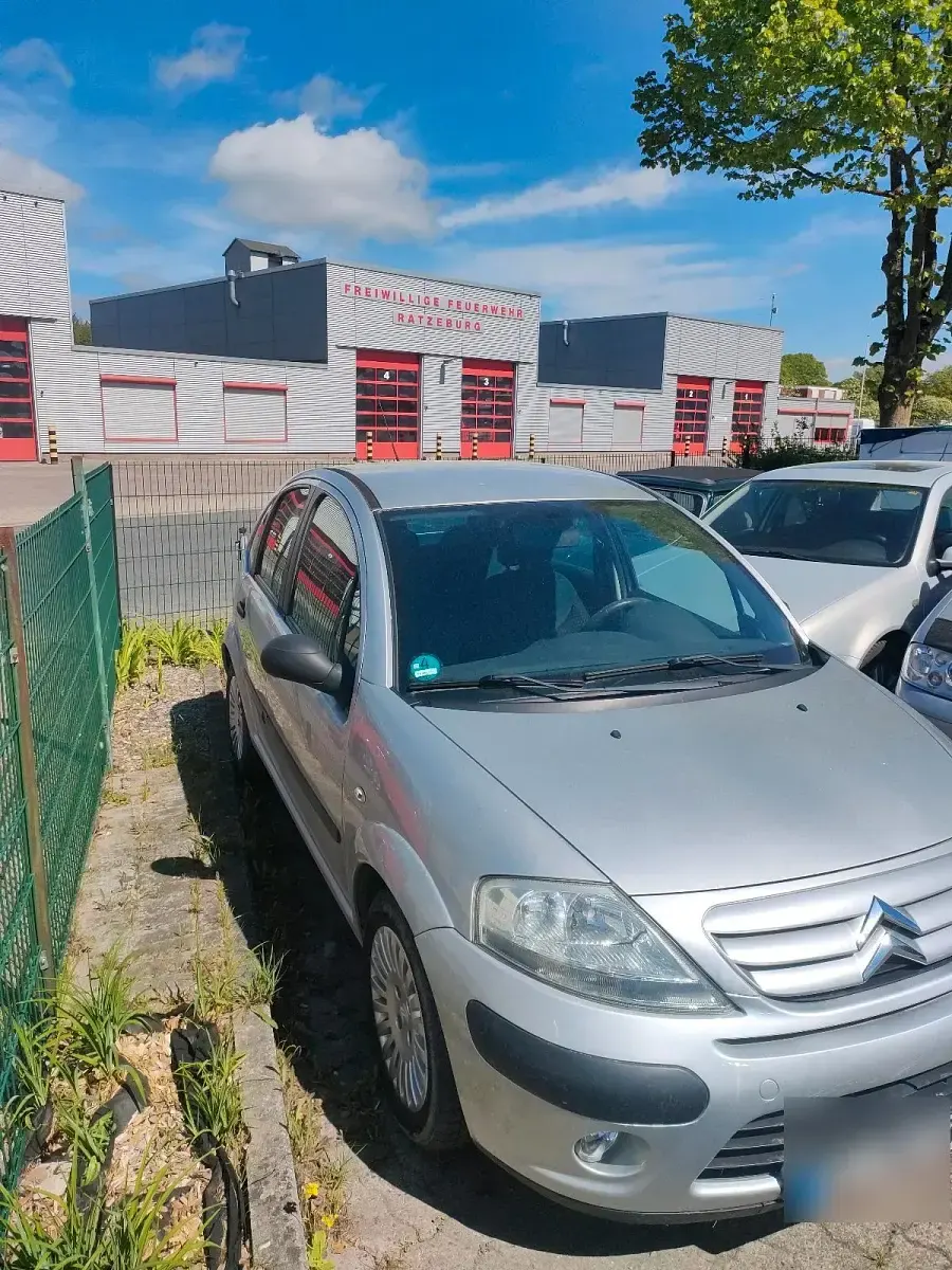 Gebraucht Citroën C3 75 PS (55 kW) 2008 Silber Kleinwagen