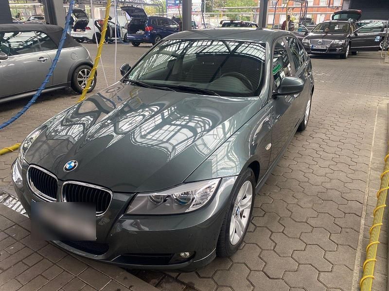 Gebraucht BMW 320 170 PS (125 kW) 2010 Limousine