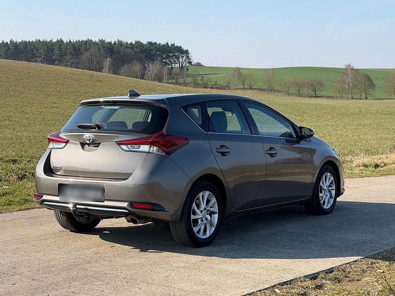 Gebraucht Toyota Auris 116 PS (85 kW) 2018 Grau Limousine